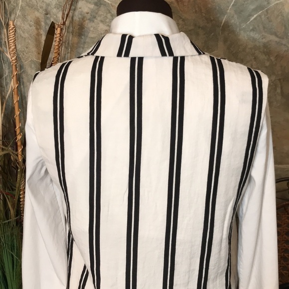DO + BE 🌹 Black and white striped vest - Picture 7 of 11